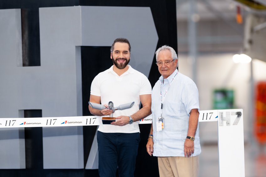 INAUGURACIONHANGAR7AEROMAN5