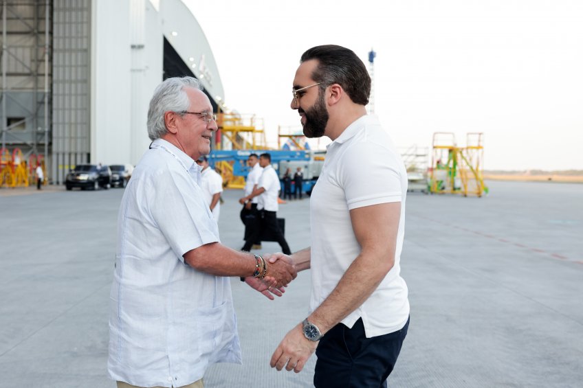 INAUGURACIONHANGAR7AEROMAN12