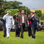 11 DE JUNIO , RECIBE BASTON DE MANDO DE LAS FUERZAS ARMADAS