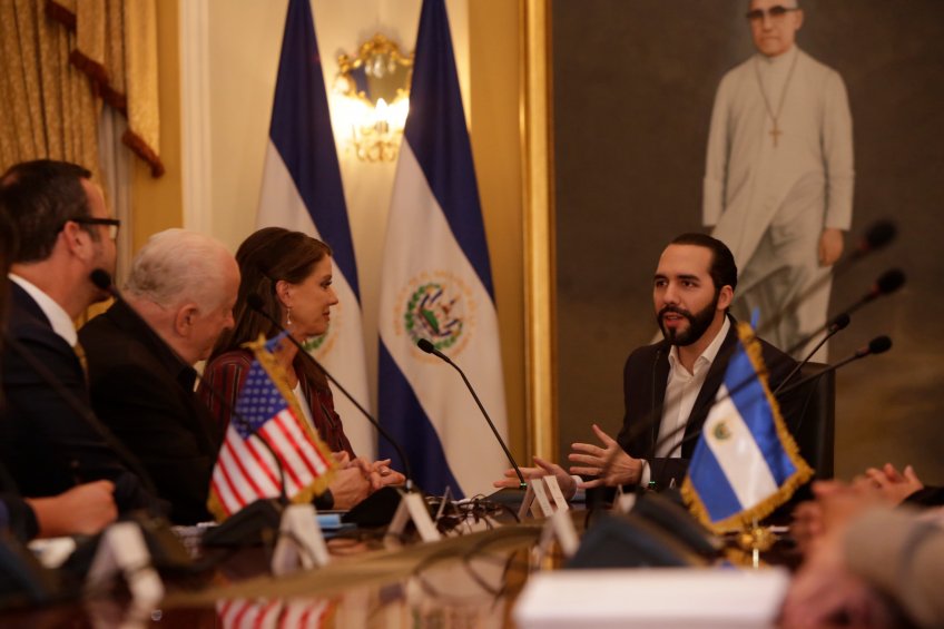 Agosto2019ReunionNancyPelosi1