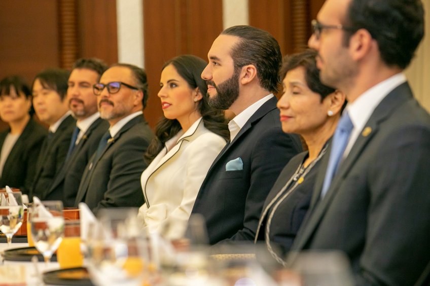 Reunión con Primer Ministro.