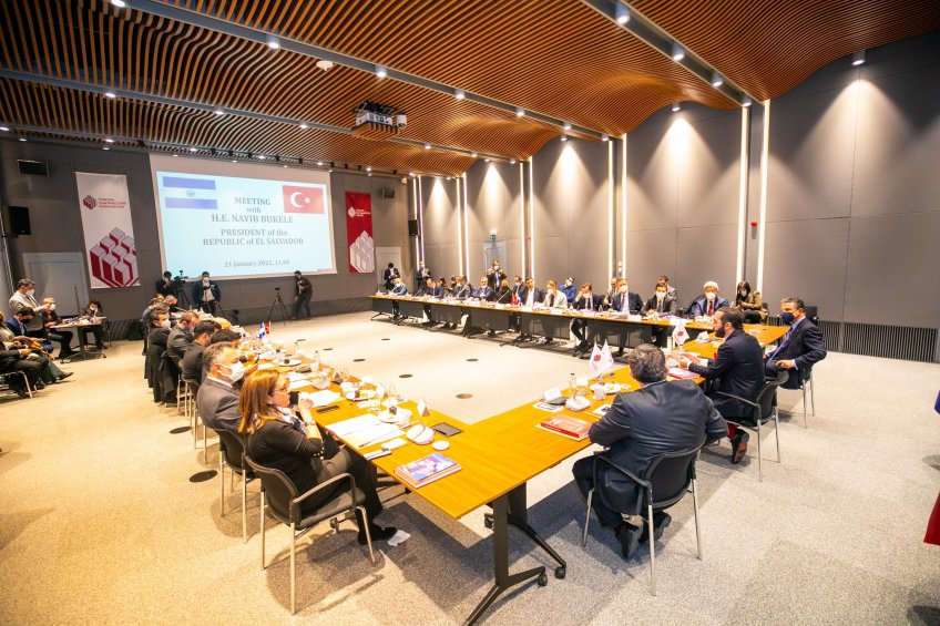 Reunión con Contratistas de Turquia