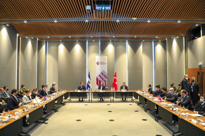 Reunión con Contratistas de Turquia