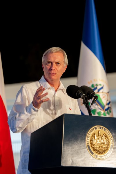 INAUGURACIONDE70NUEVASESCUELAS3