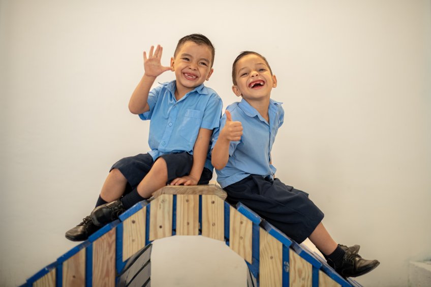 INAUGURACIONDE70NUEVASESCUELAS4