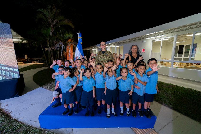 INAUGURACIONDE70NUEVASESCUELAS11