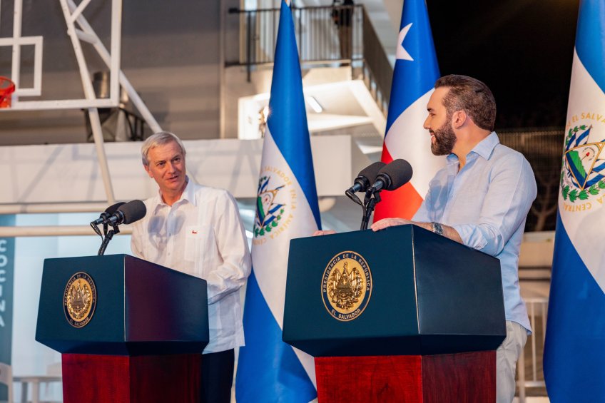 INAUGURACIONDE70NUEVASESCUELAS15